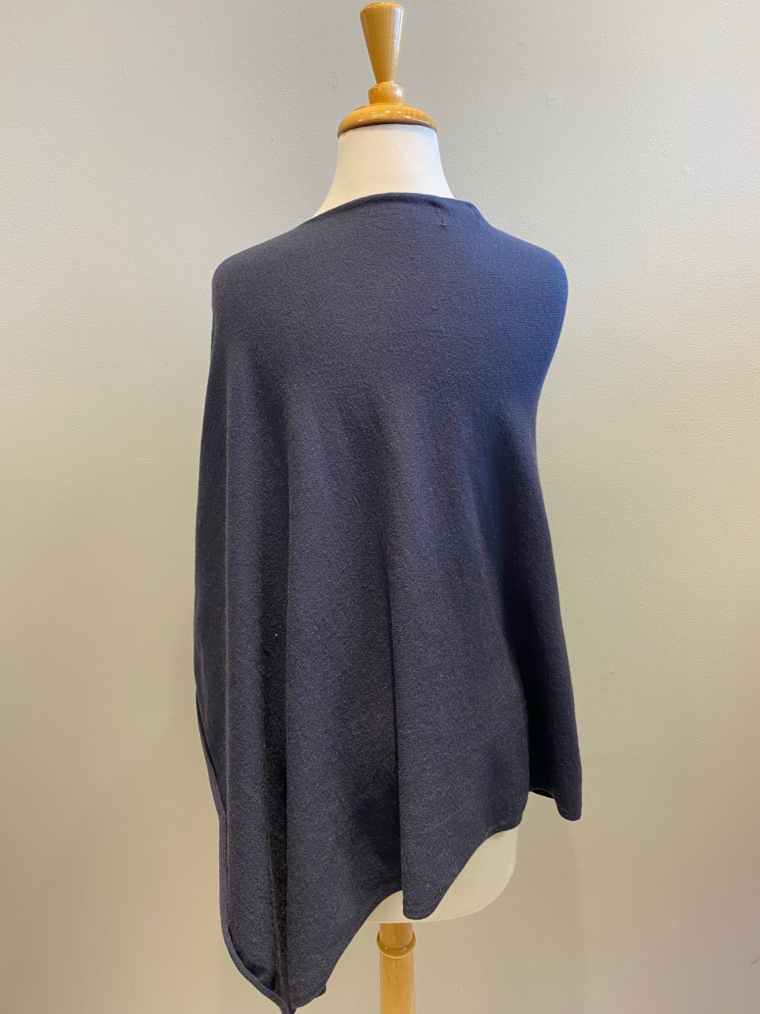 Look By M Basic Triangle Poncho - Showroom56