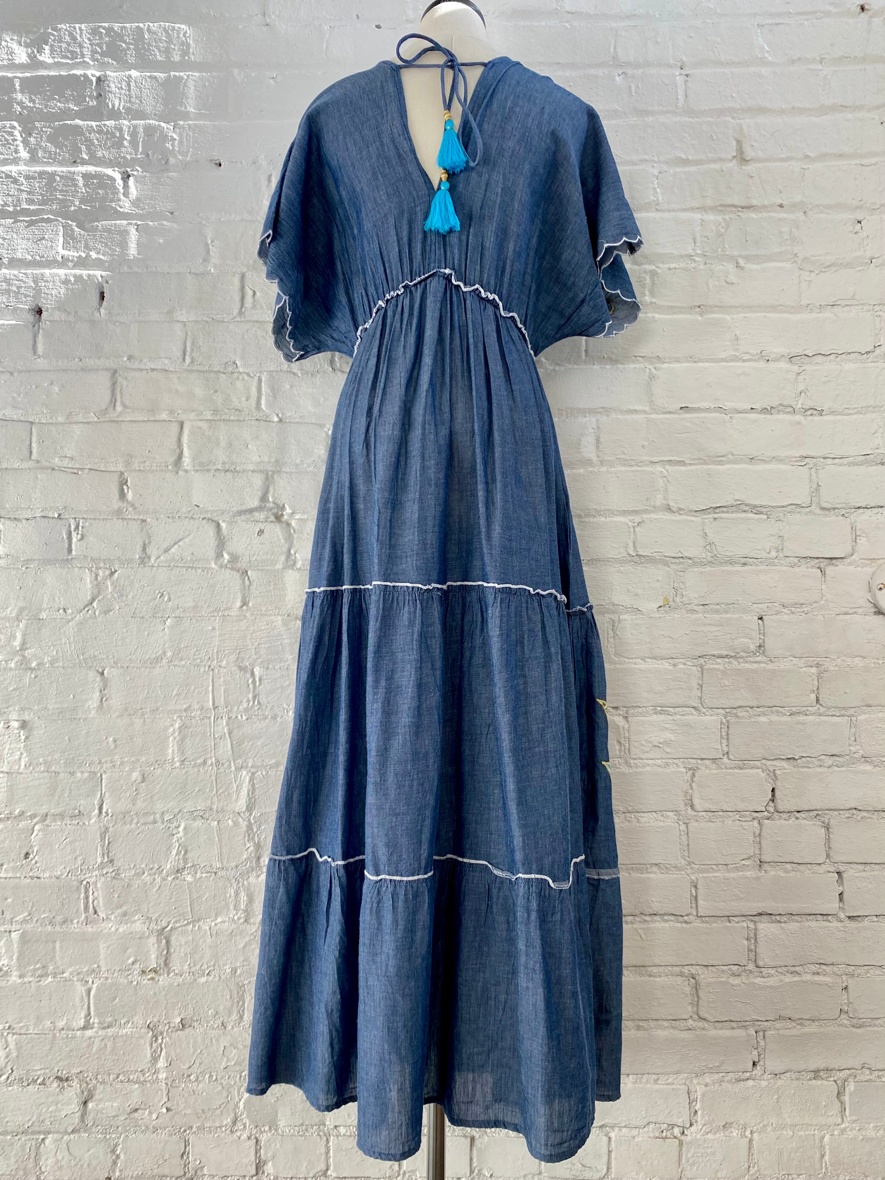 elegant v-neck ruffle detailed denim dress Elegant V-neck Ruffle Hem Denim Dress Women's Long Skirt Fashionable French Style Tie Waist Cotton Polyester Blend Dress